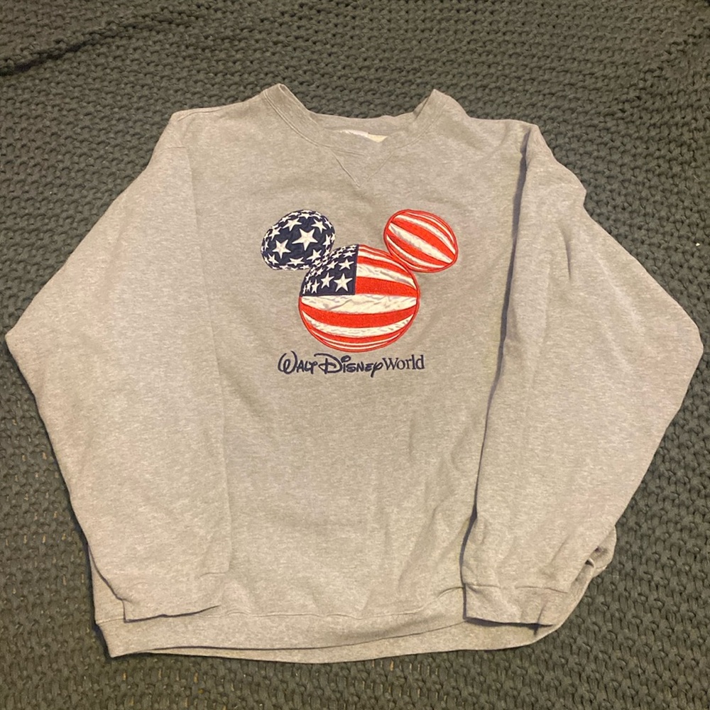 Cute Disney World American flag sweatshirt in XL, true to size